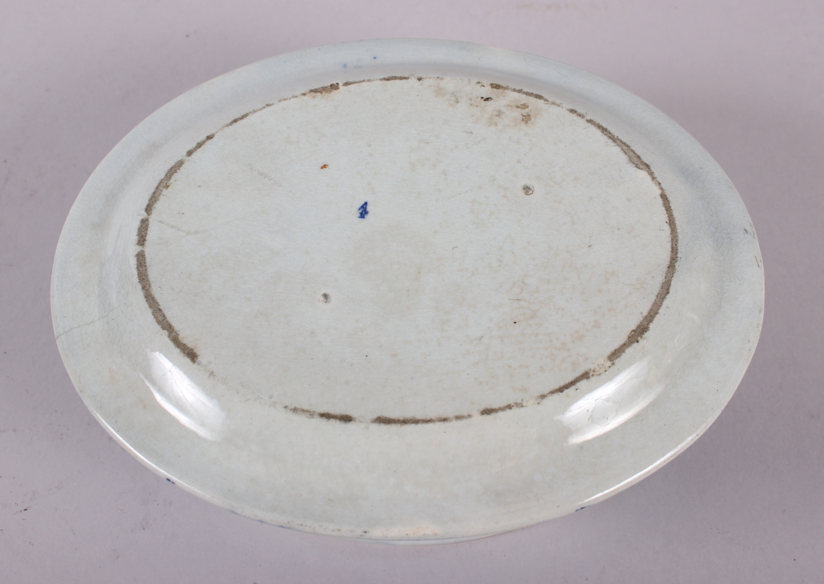 An early 19th century Davenport "Chinese Garden" pattern oval butter dish and cover with integral - Image 4 of 5