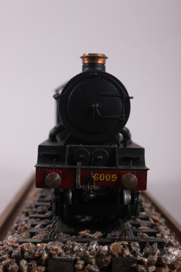 A Bassett Lowke O gauge scale model of GWR 6009 "King Charles II" locomotive and tender, in - Image 8 of 17