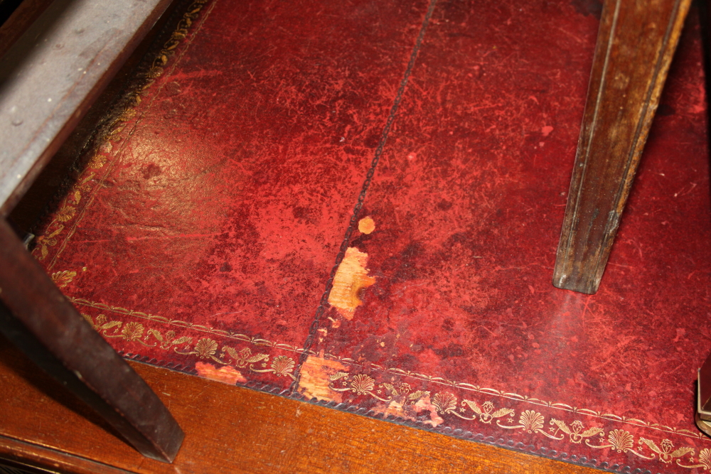 An Edwardian pedestal desk with red tooled leather lined top, fitted nine drawers, on bracket - Image 4 of 4