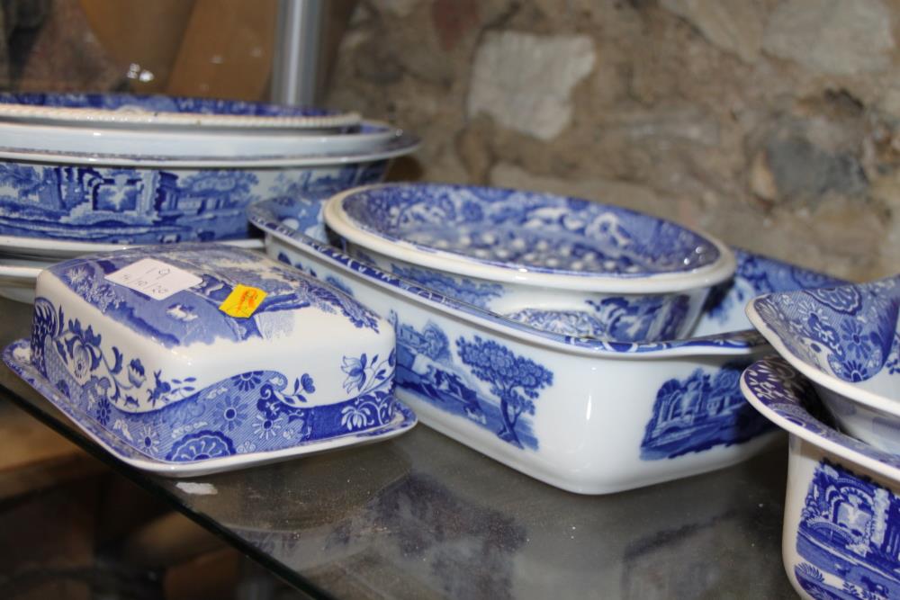 A Copeland Spode "Italian" pattern combination service, including bowls, teapots, teacups, a - Image 40 of 47