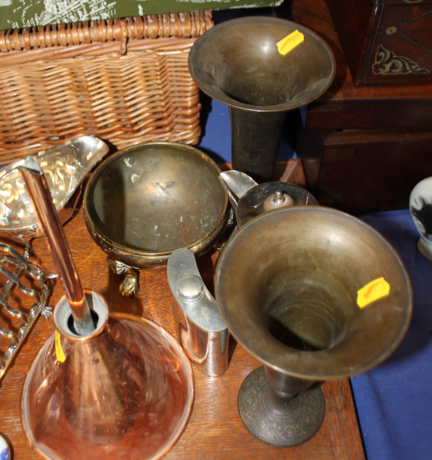 A copper barrel funnel, a Benares brass vase and other metal work - Image 3 of 3