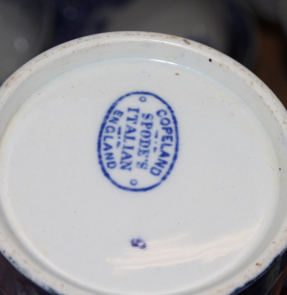 A Copeland Spode "Italian" pattern combination service, including bowls, teapots, teacups, a - Image 20 of 47