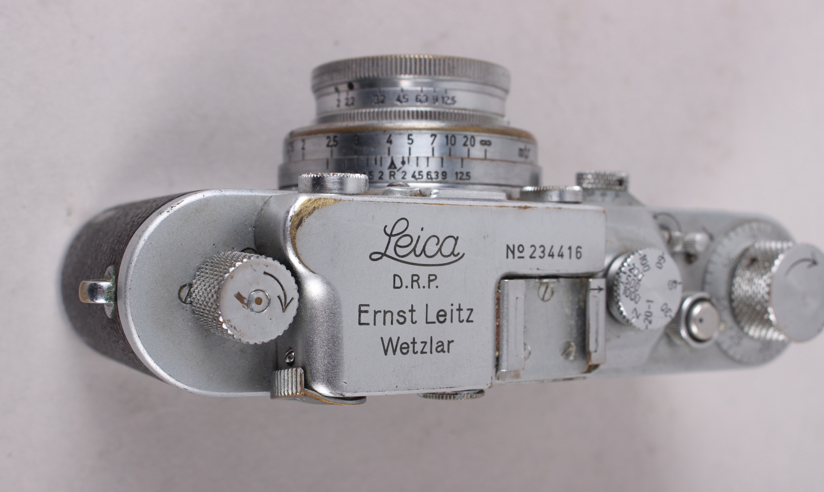 A Leica D R P Rangefinder camera, No 234416, summar f=5cm 1:2 No 350906 lens, in leather case - Image 7 of 9