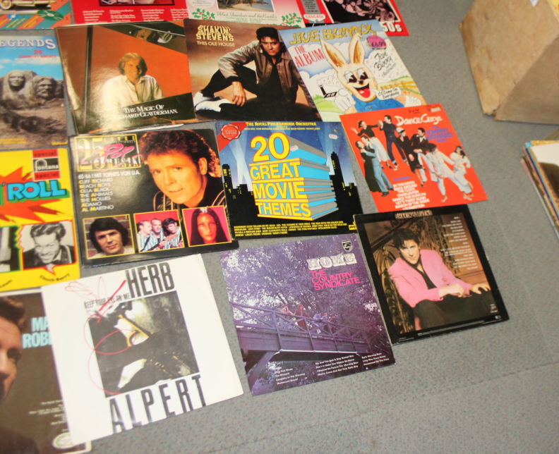 A collection of vinyl LPs, including The Fall, Cool and the Gang, Johnny Cash, the Star Wars sound - Image 9 of 20