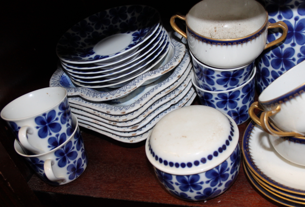 A Rorstrand "Mon Amie" pattern part teaset, four Wedgwood "Sarah's Garden" pattern teacups, - Image 4 of 6