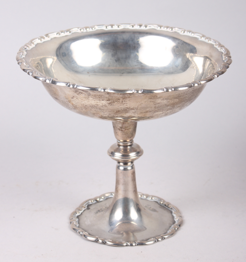 A silver pedestal tazza, 5 1/2" high, 9.4oz troy approx