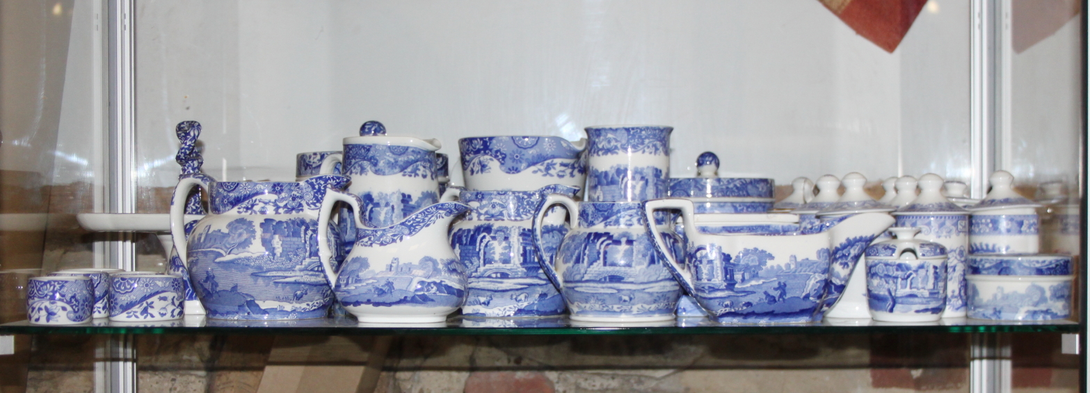 A Copeland Spode "Italian" pattern combination service, including bowls, teapots, teacups, a - Image 2 of 47
