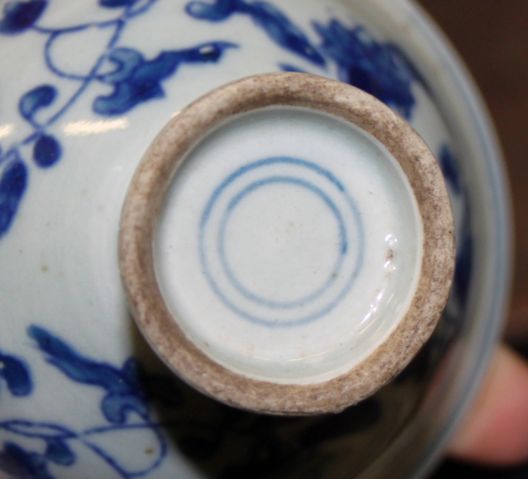 A Chinese blue and white Meiping vase, decorated figure, 6 1/2" high, a blue and white brush pot - Image 5 of 29