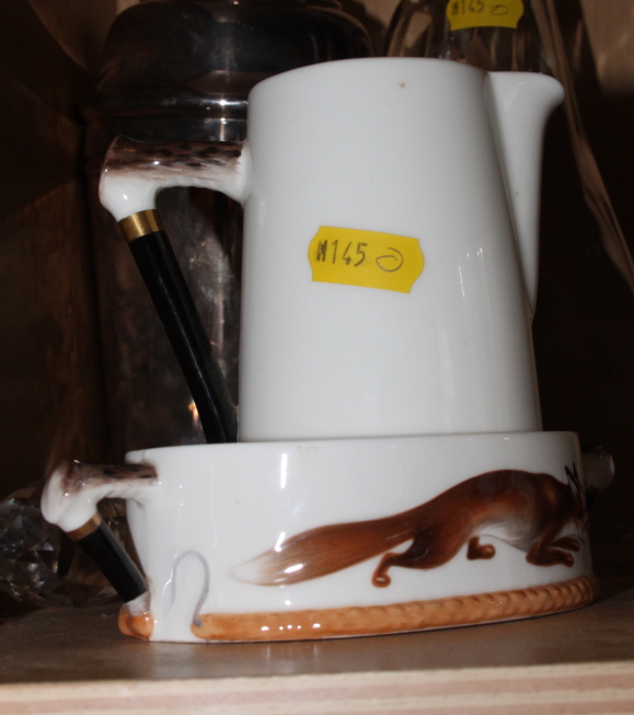 A Royal Doulton "Reynard the Fox" pattern sugar bowl and jug, a Crown Staffordshire mammoth cup - Image 7 of 9