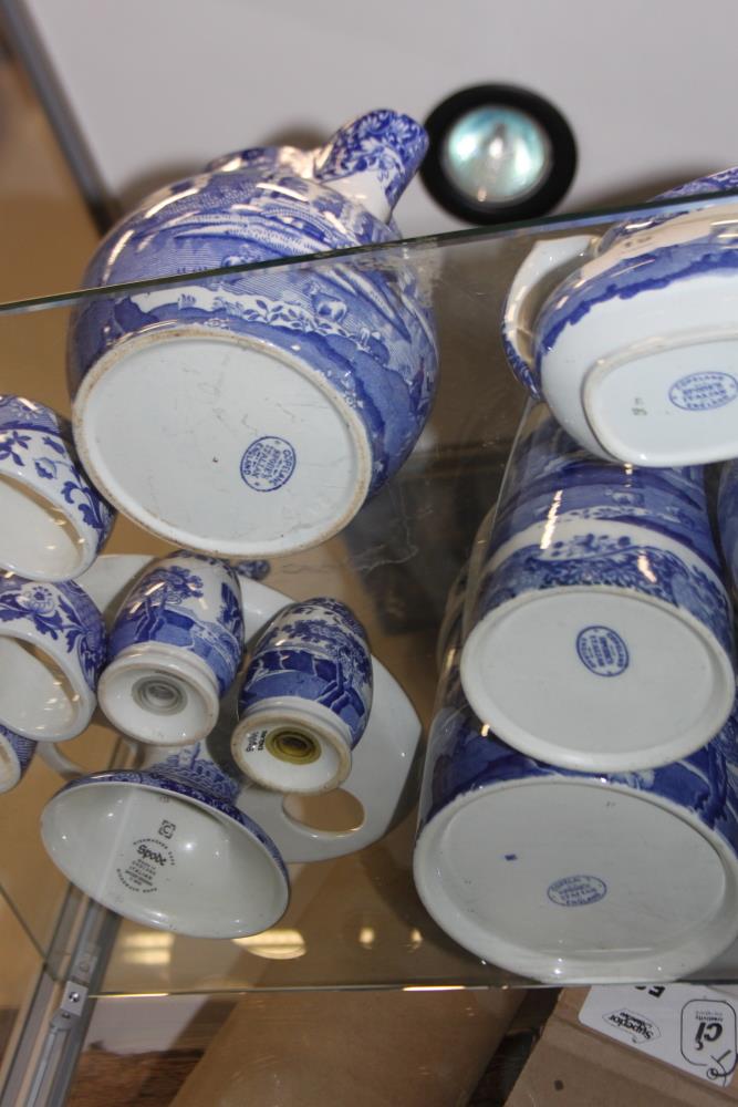 A Copeland Spode "Italian" pattern combination service, including bowls, teapots, teacups, a - Image 25 of 47