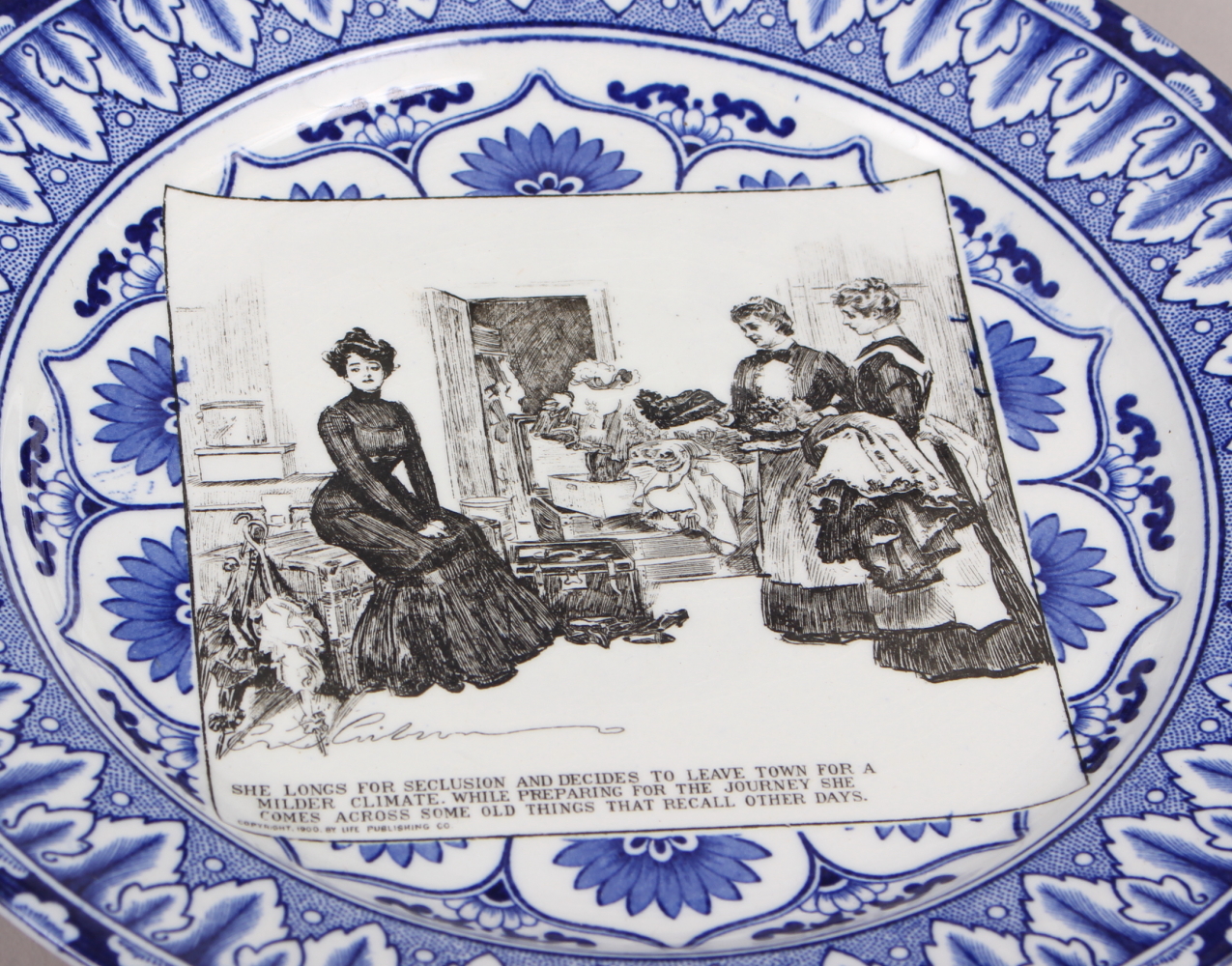 Seven Royal Doulton blue and white decorated "Gibson Girls" cabinet plates, 10 1/2" dia - Image 5 of 9