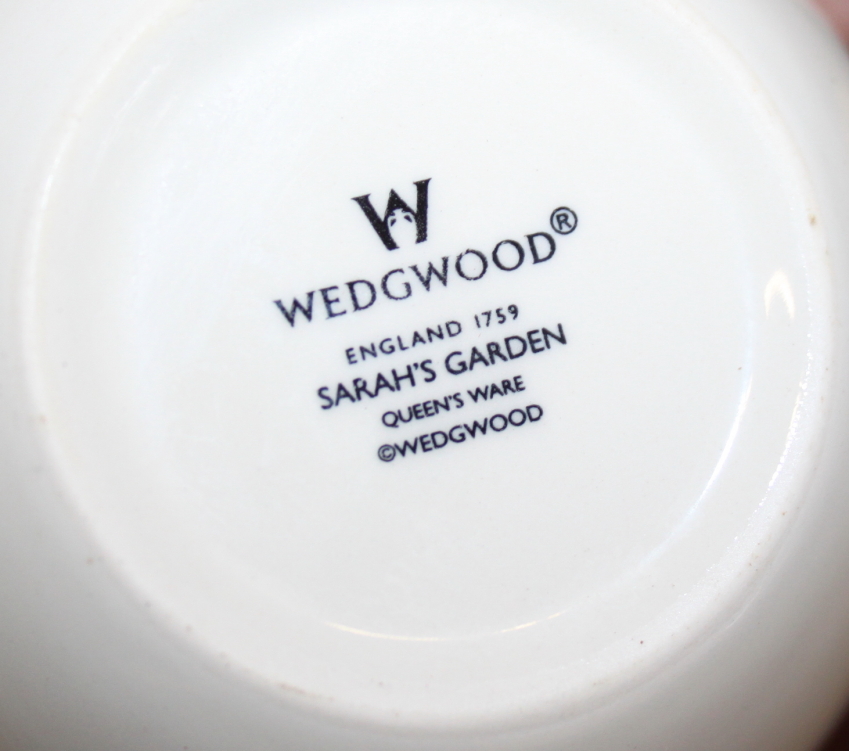 A Rorstrand "Mon Amie" pattern part teaset, four Wedgwood "Sarah's Garden" pattern teacups, - Image 6 of 6