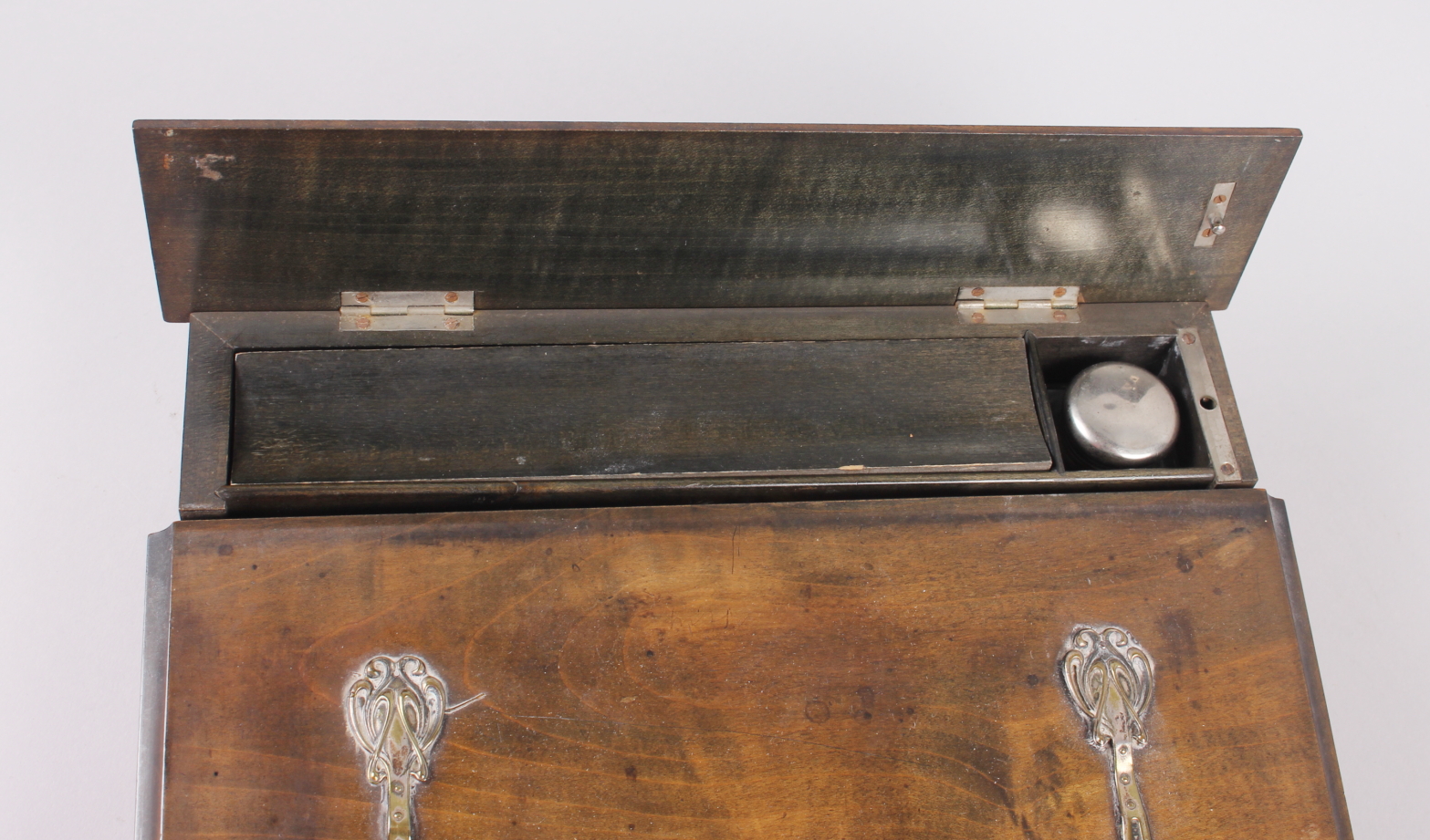 An Art Nouveau stained wood writing slope with decorative strap hinges, 12" wide, and a small aide - Image 5 of 7