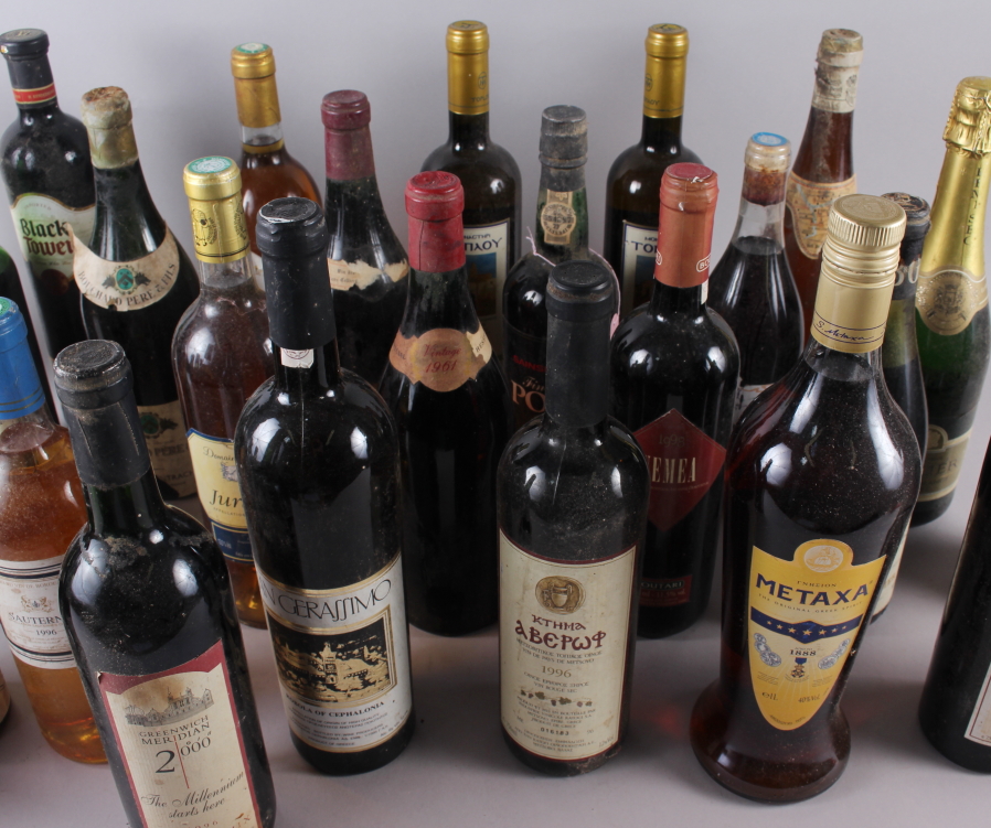 A bottle of Sainsbury's port and a quantity of other bottles of wine, 29 bottles approx - Image 3 of 5