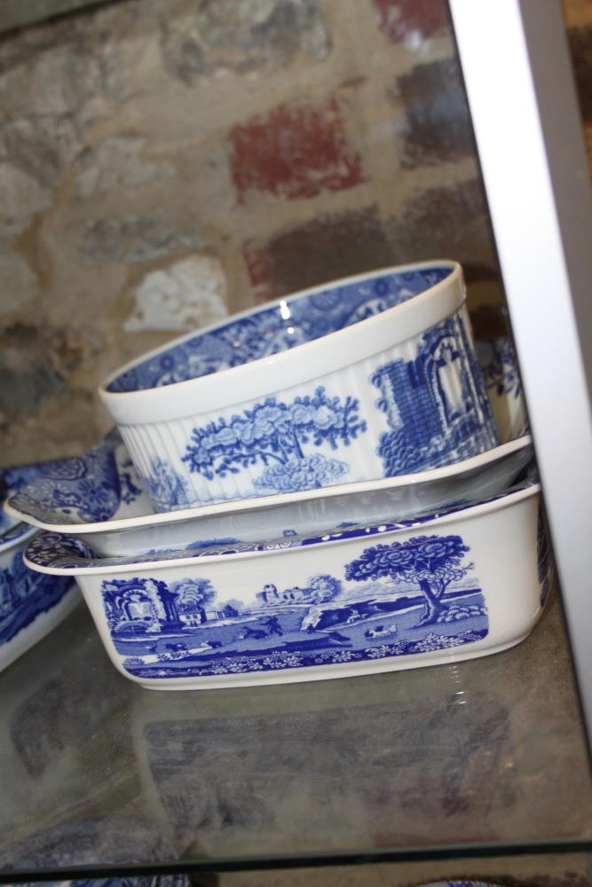 A Copeland Spode "Italian" pattern combination service, including bowls, teapots, teacups, a - Image 41 of 47