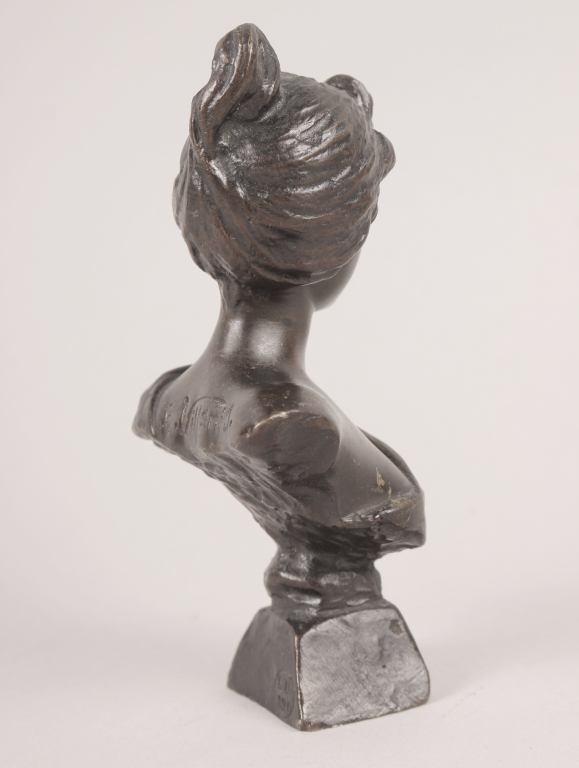 E Villanis: a late 19th century bronze bust of Alda, 5" high - Image 2 of 6