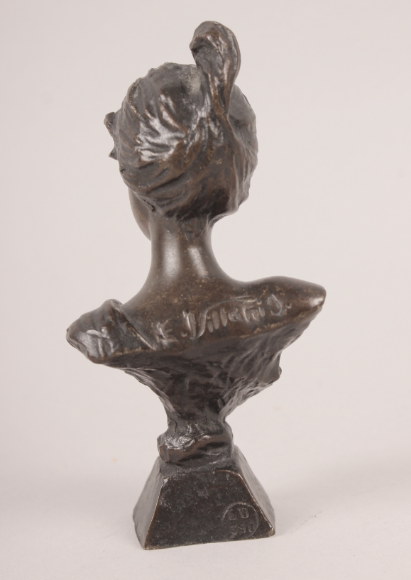 E Villanis: a late 19th century bronze bust of Alda, 5" high - Image 3 of 6