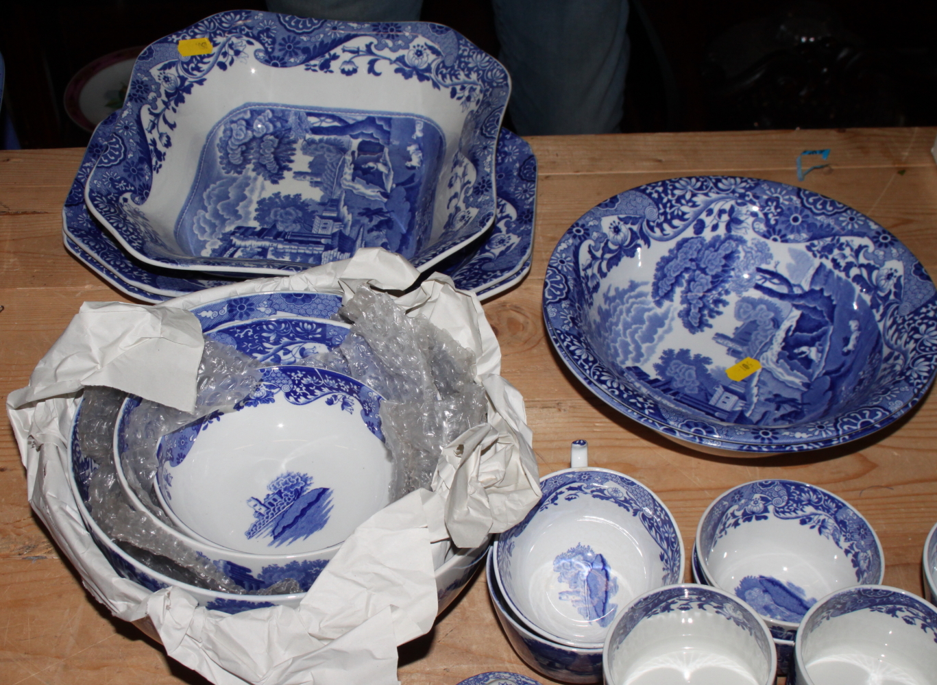 A Copeland Spode "Italian" pattern combination service, including bowls, teapots, teacups, a - Image 12 of 47