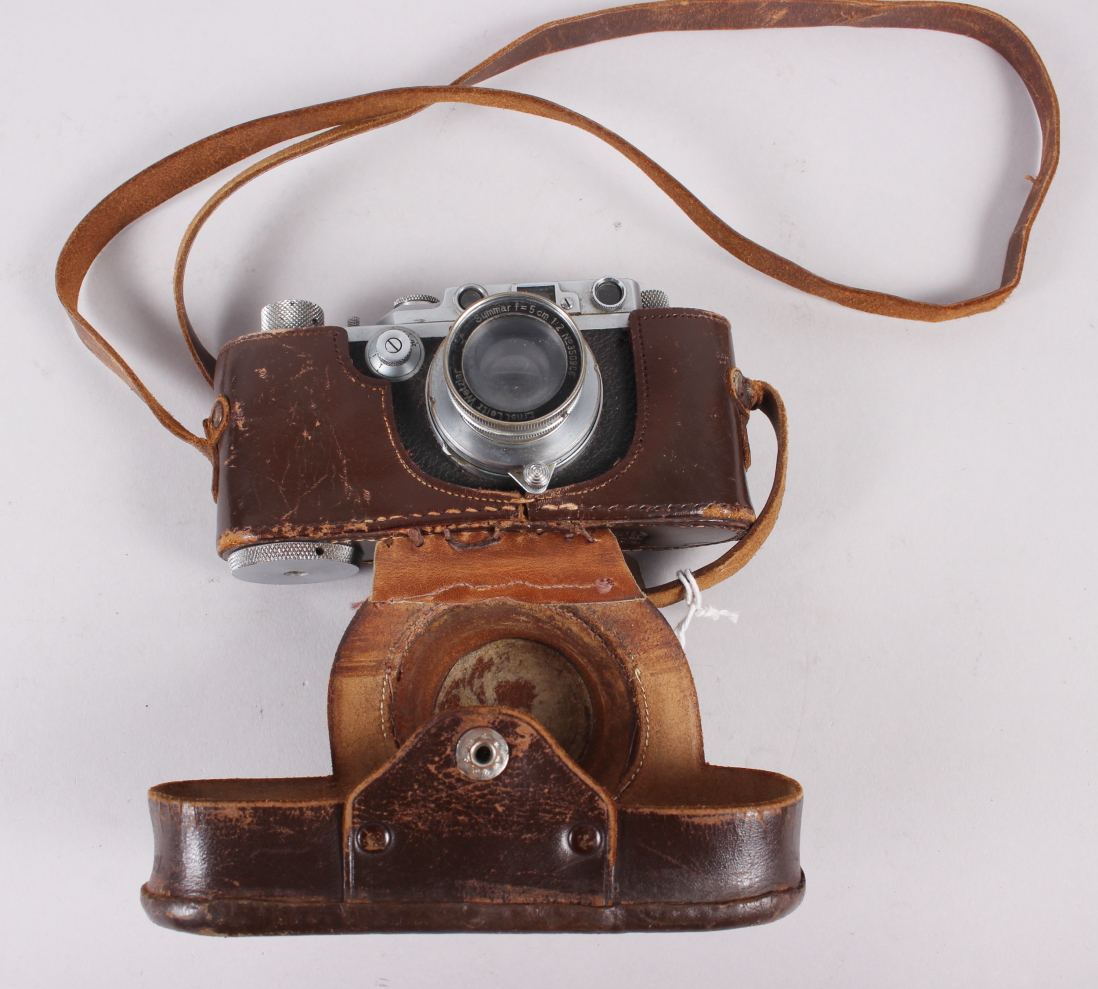 A Leica D R P Rangefinder camera, No 234416, summar f=5cm 1:2 No 350906 lens, in leather case