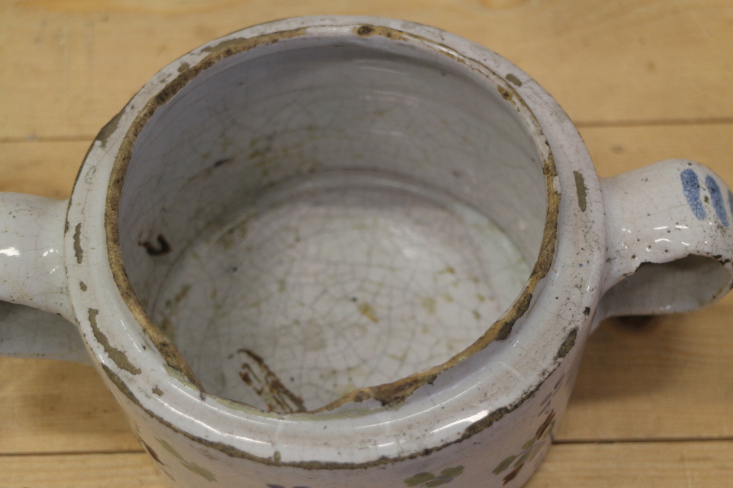 An 18th century Delft ware two handled posset pot and associated cover with white metal mounts, 8 - Image 3 of 6