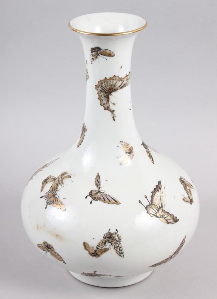 A Chinese Republic bulbous vase with gilt butterfly decoration, 11 1/2" high - Image 3 of 11