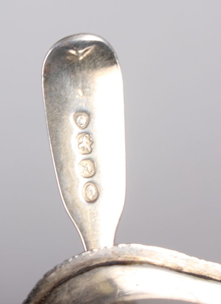 A silver mustard pot with blue glass liner, a matched mustard spoon and a pair of salt spoons, 6.5oz - Image 3 of 4