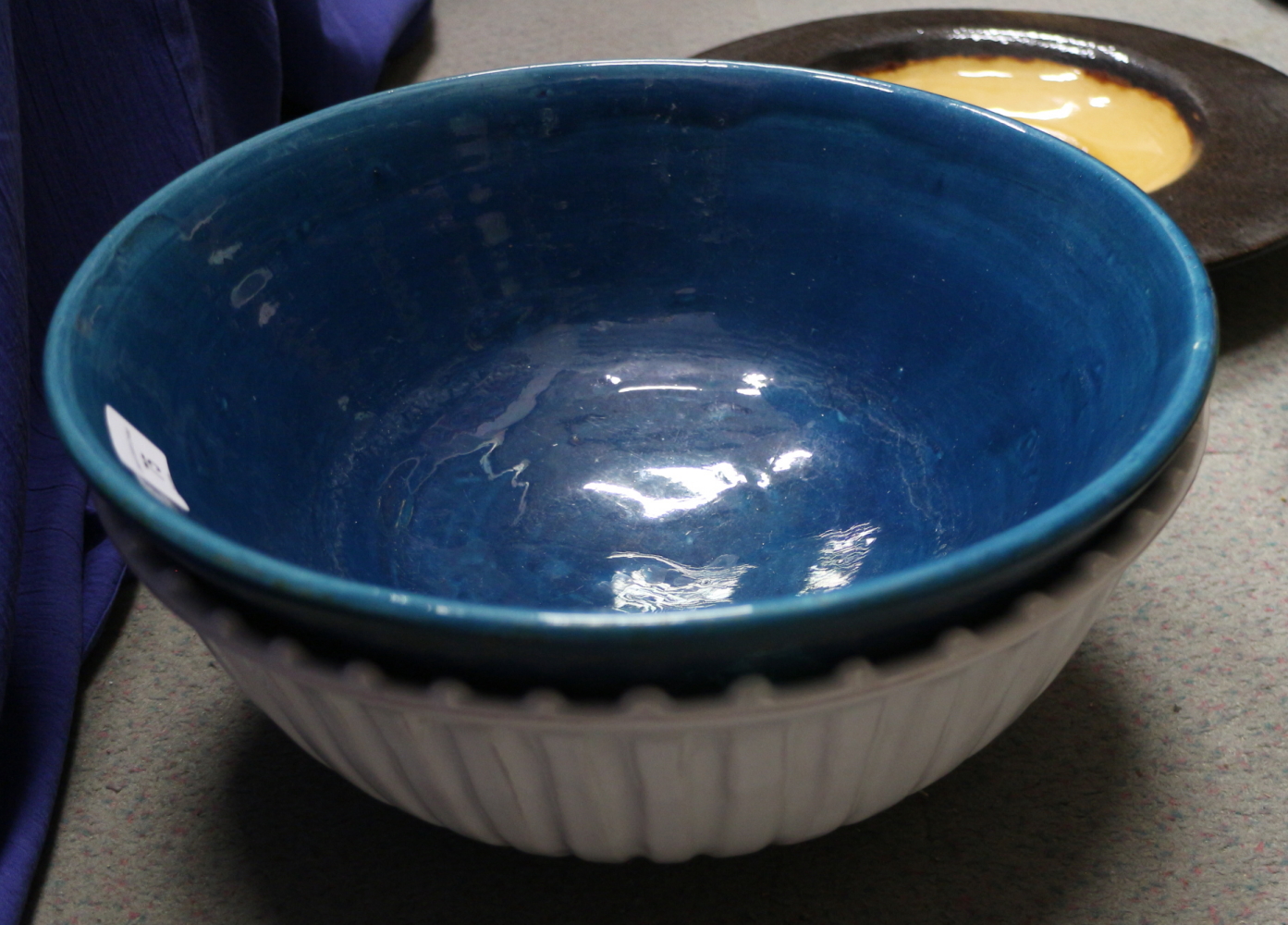 A blue and white washbowl, a splash glazed bowl, 12 1/2" dia, a studio pottery bowl, three other - Image 3 of 7