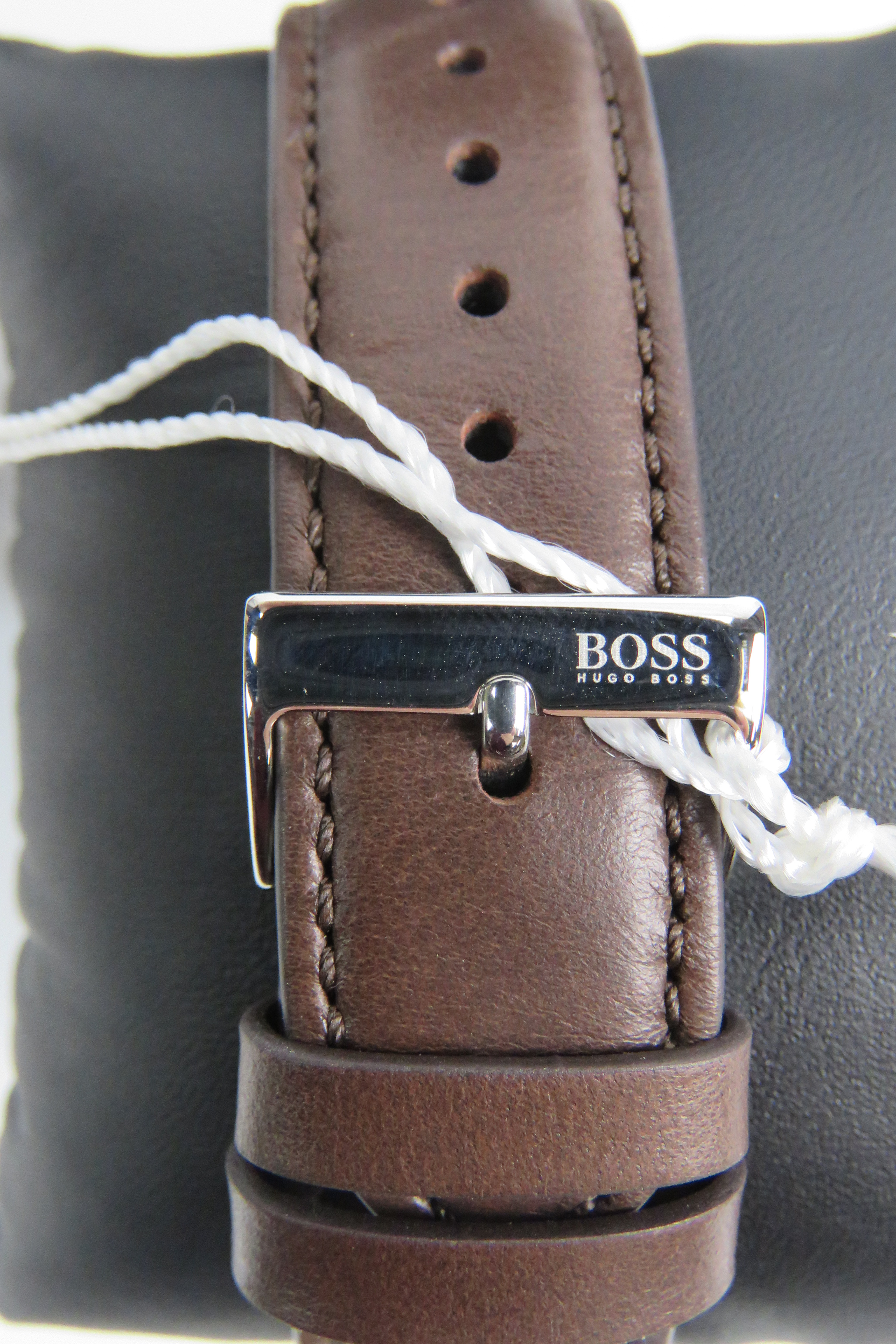 A Hugo Boss stainless steel wristwatch i - Image 6 of 8