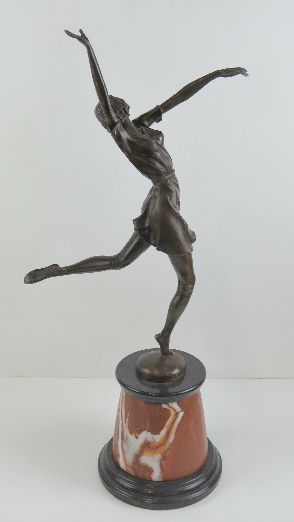 A superb Art Deco dancing girl bronze si - Image 3 of 4
