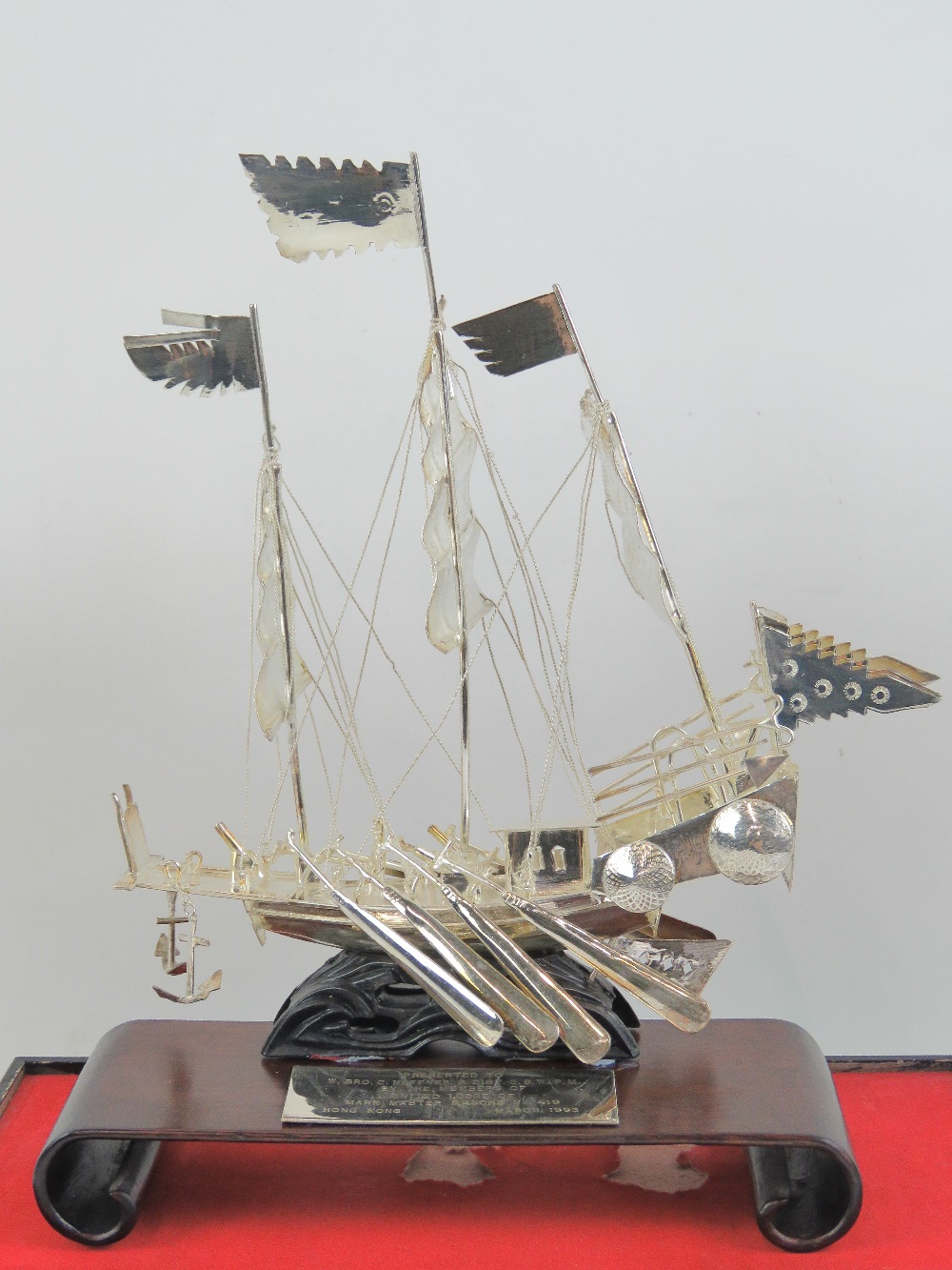 A white metal Chinese Dhow model ship ha - Image 3 of 3
