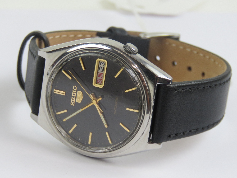 A Seiko 5 automatic wristwatch with blac - Image 4 of 4