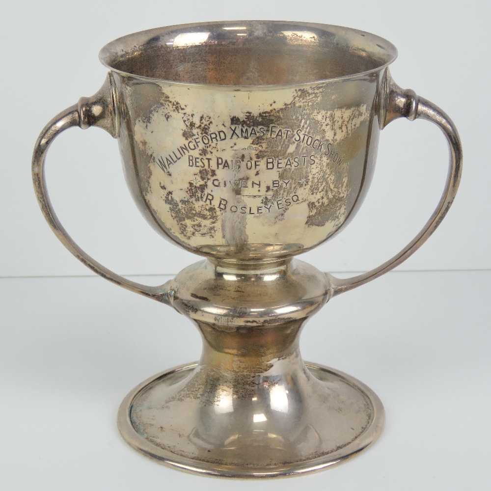 A late Art Nouveau HM silver trophy 'Wallingford Xmas Fat Stock Show, Best Pair of Beasts,