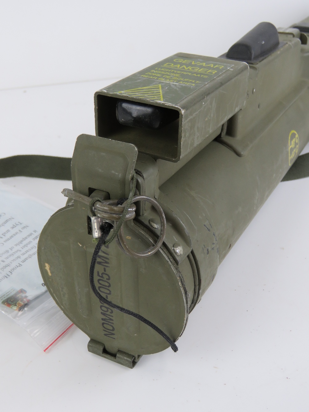 A deactivated M72 LAW 66mm Rocket Launcher, opens and closes, with sights, end cap and carry strap. - Image 3 of 3