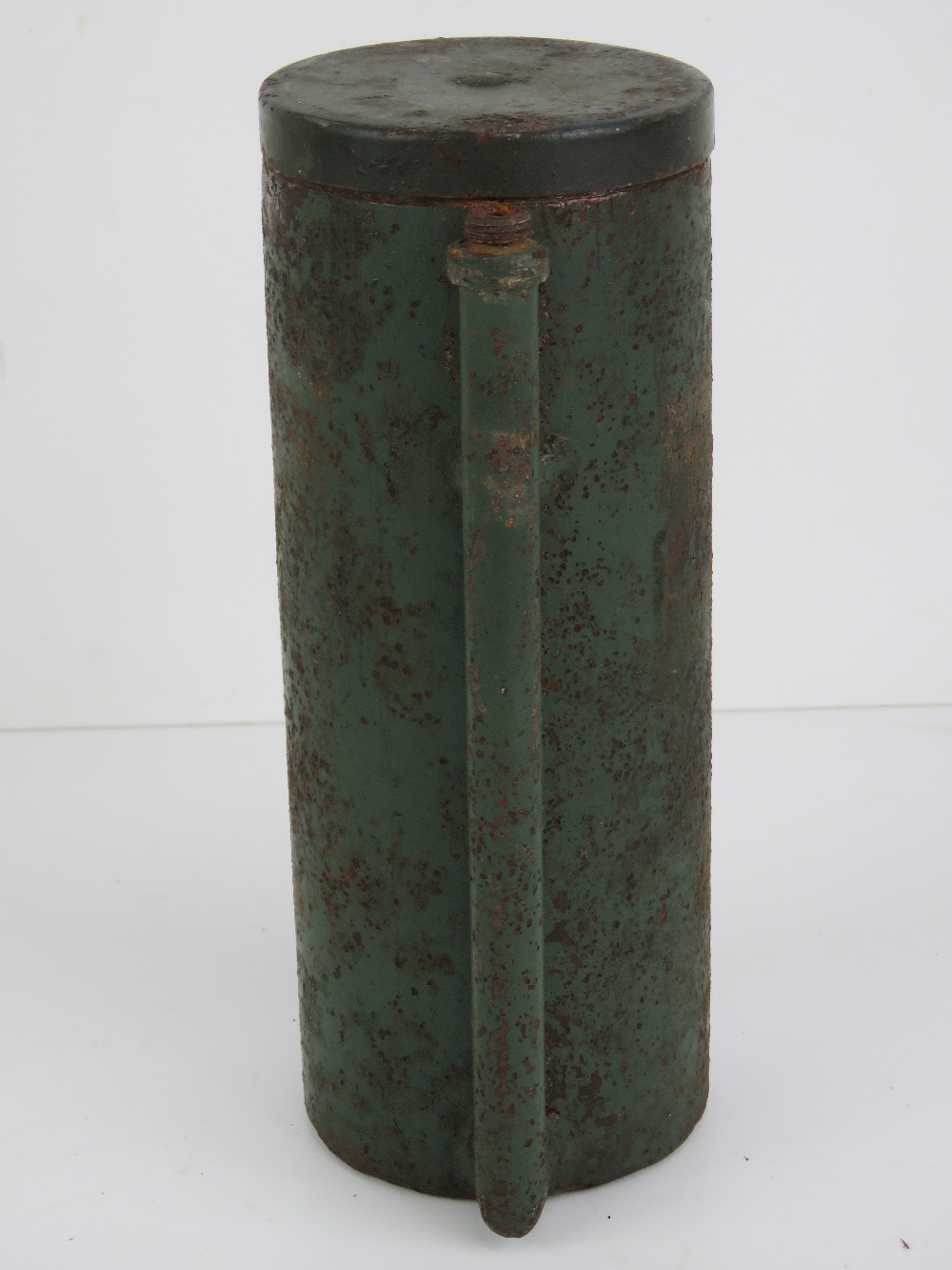 An inert WWII Polish runway flare, painted green, 19cm. - Image 3 of 4