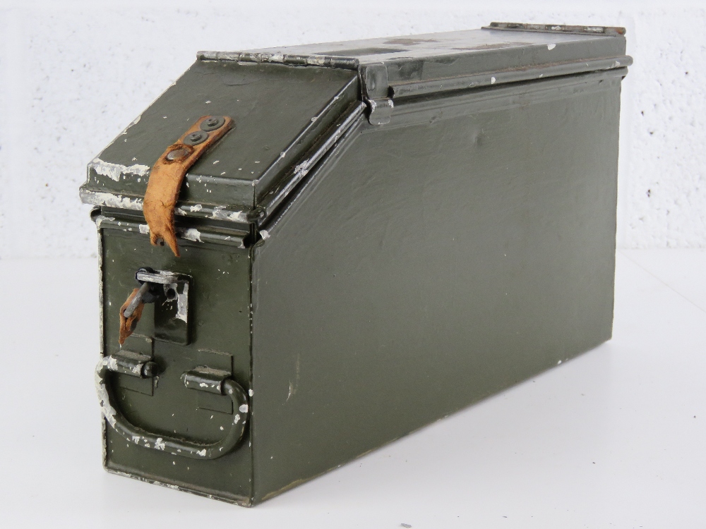 A WWII British Vickers machine gun 250 round ammo tin with belt. - Image 3 of 3