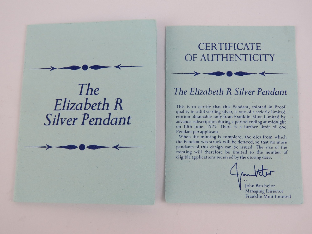 A Silver Franklin Mint commemorative pendant 'The Elizabeth R Silver Pendant', - Image 5 of 6