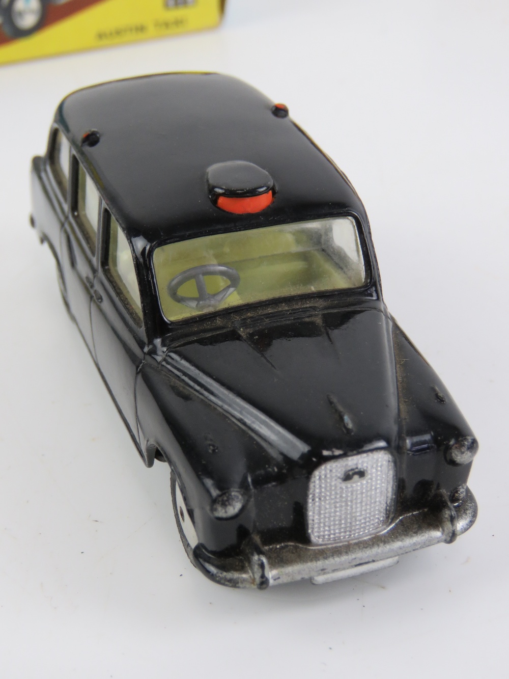 A Dinky Toys Austin Taxi No254, together with a Cogri Toys Taxi No418. Two items in original boxes. - Image 3 of 9