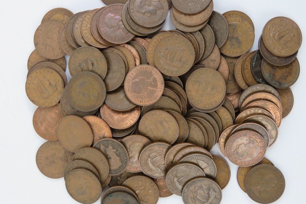 A quantity of British copper coinage - penny and half penny, total weight 2.2kg. - Image 3 of 3