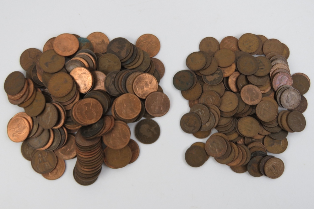 A quantity of British copper coinage - penny and half penny, total weight 2.2kg.