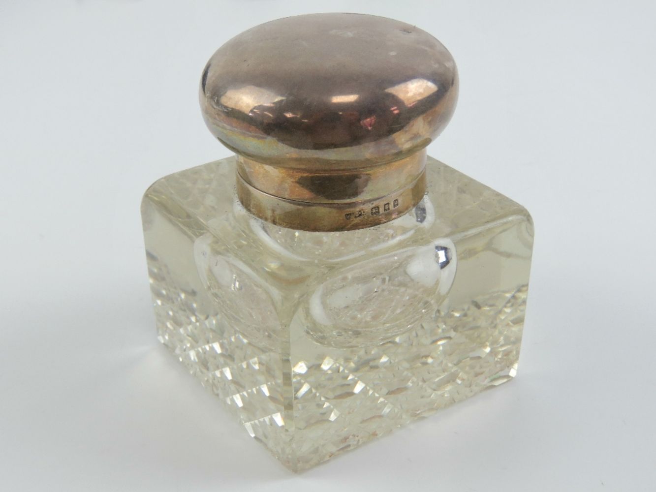 Online Only Auction of Jewellery, Antiques & Furniture