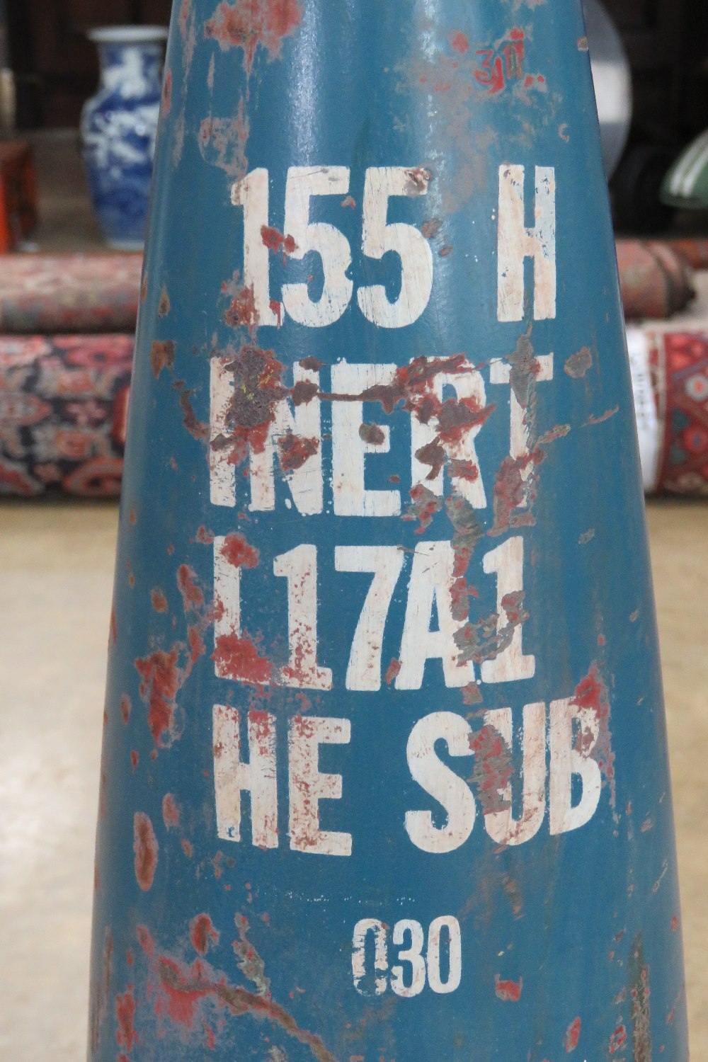 An inert 155mm HE shell head standing 88cm high. - Image 4 of 4