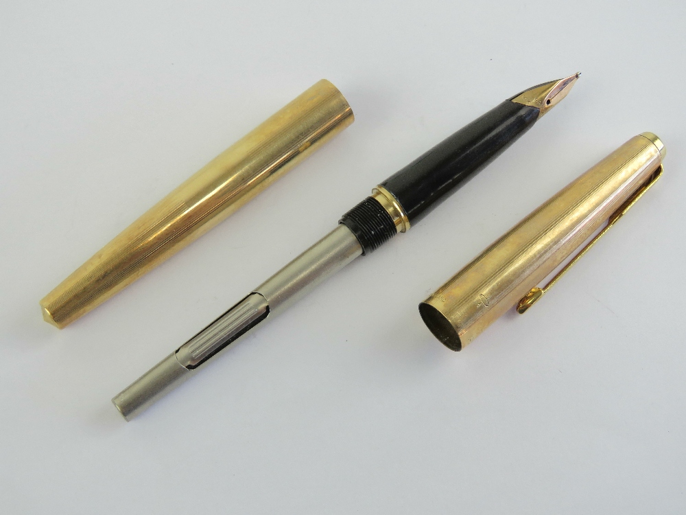 A Parker fountain pen having 14ct gold nib, 12ct rolled gold case and lid. - Image 3 of 5