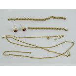 A small quantity of yellow metal jewellery a/f, 5.