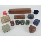 A quantity of vintage and contemporary jewellery boxes inc leatherette ring boxes,