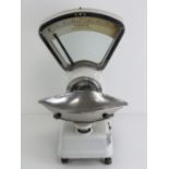 Avery Grocers scales in white, to weigh 2Lb, 53cm high.