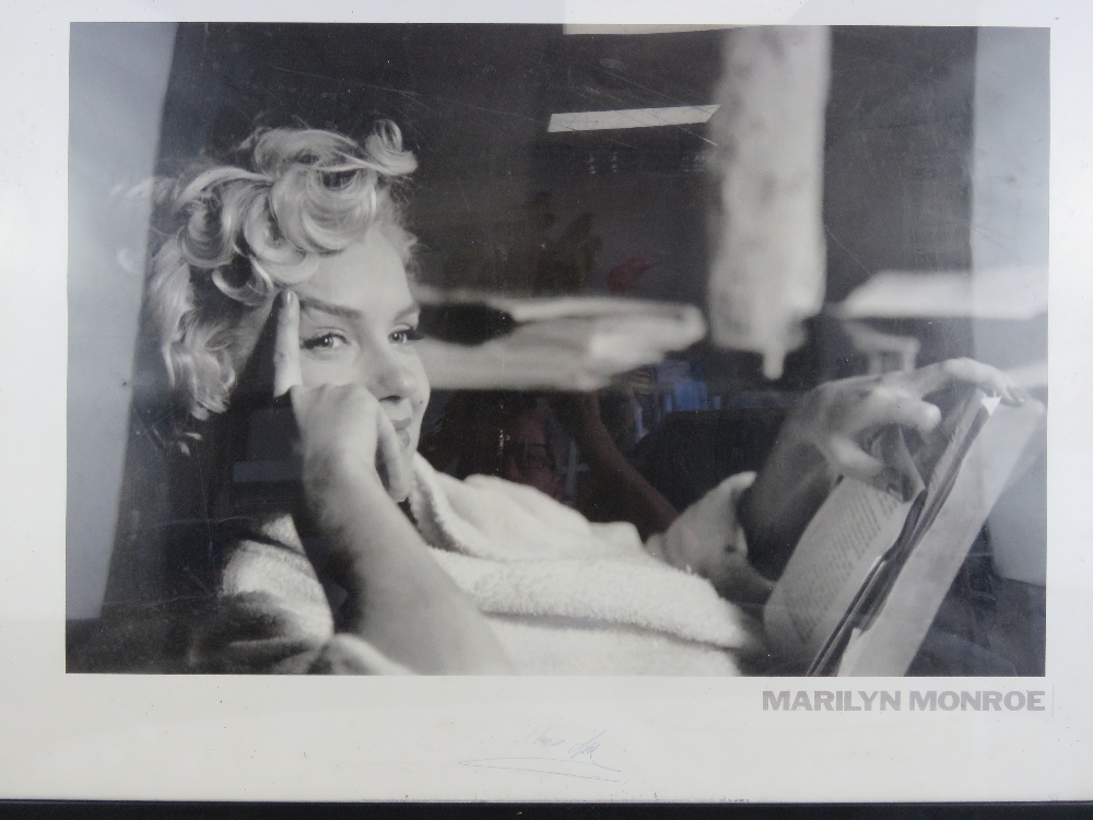 A pair of framed black and white photographic prints being Marilyn Monroe 59 x 79cm and James Dean - Image 3 of 4