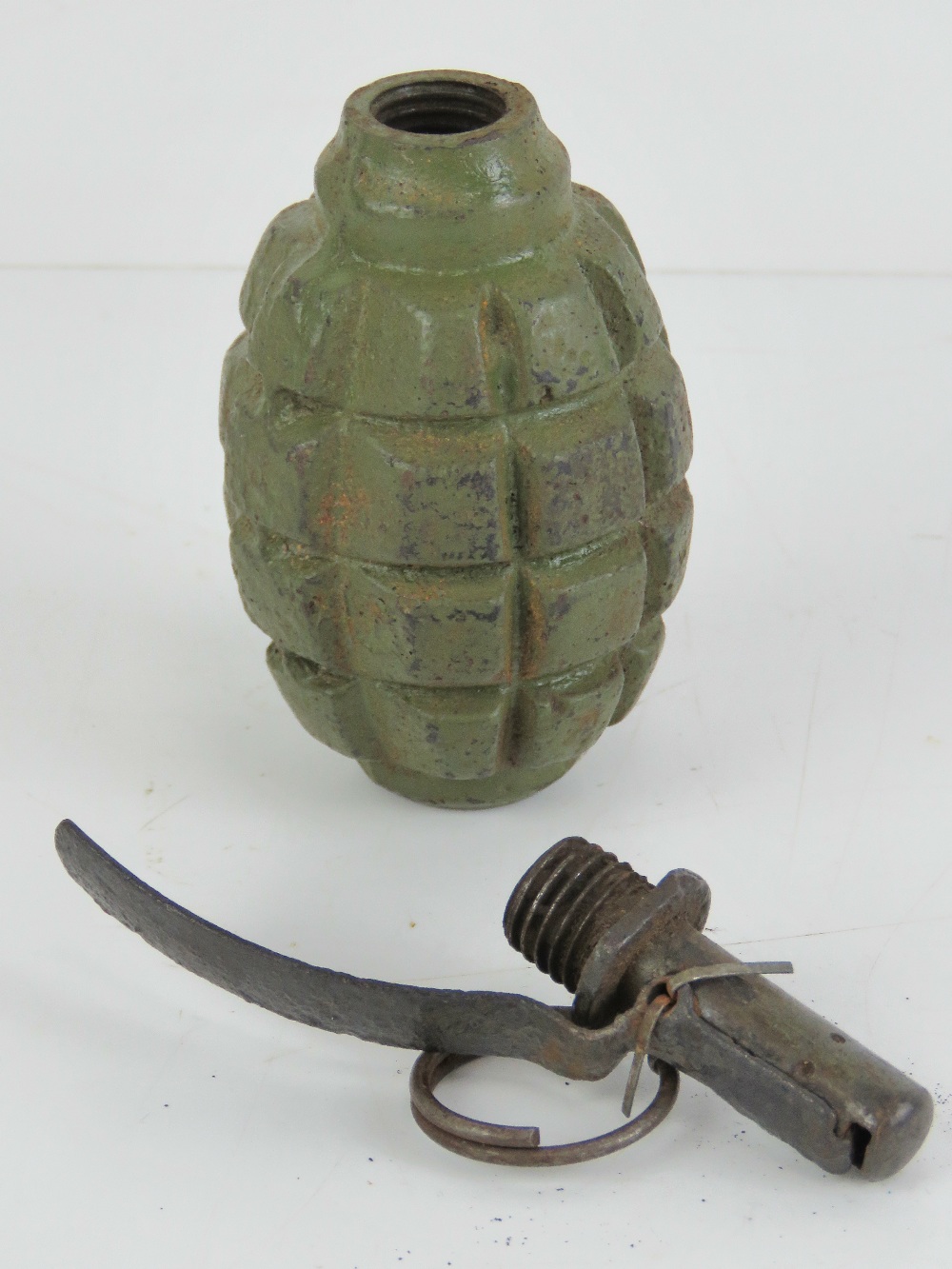 An inert WWII Russian F1 Limonka grenade - Image 2 of 3