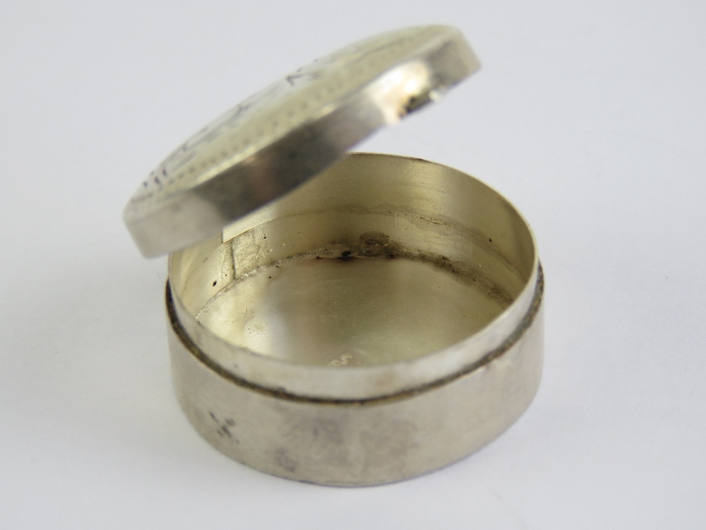 A 925 silver pill pot, hinged lid having - Image 4 of 5