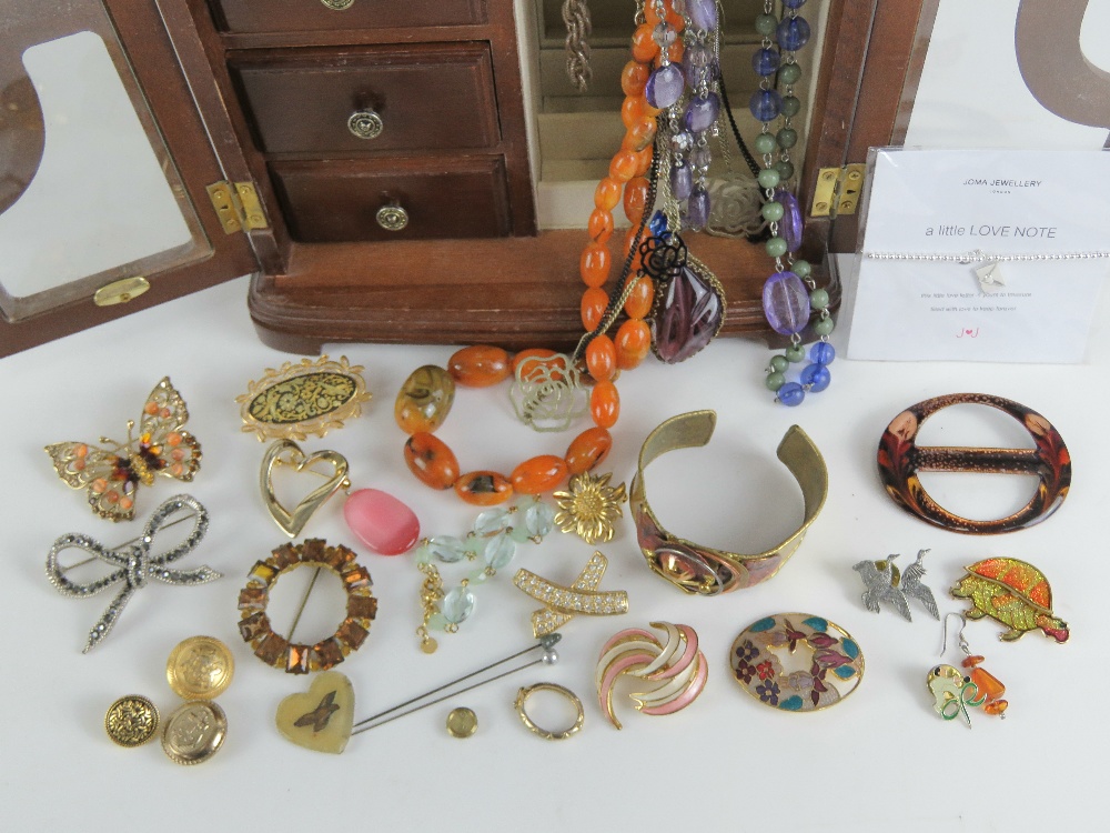 A two-door jewellery cabinet containing - Image 2 of 5