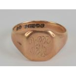 A 9ct rose gold signet ring hallmarked for Birmingham, size S, 2.6g.